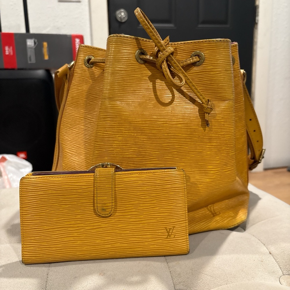 Louis Vuitton Petit Noe & matching wallet